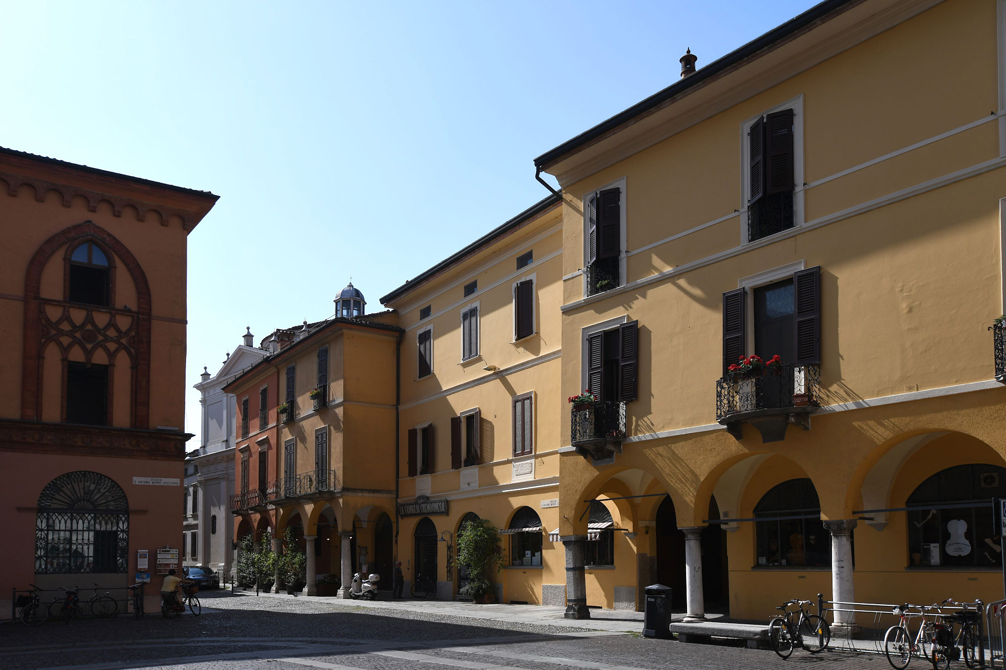 Cremona (Photo license: CC BY 2.0)